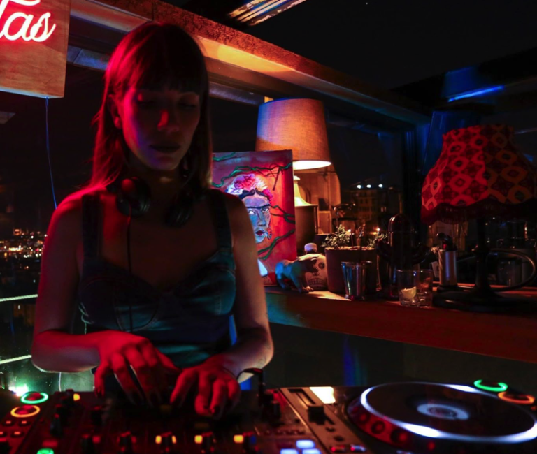 20 Femmes DJ à suivre dès maintenant • Balcon Sud